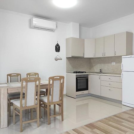 One Bedroom Apartment Gogo With Private Parking Neum Kültér fotó